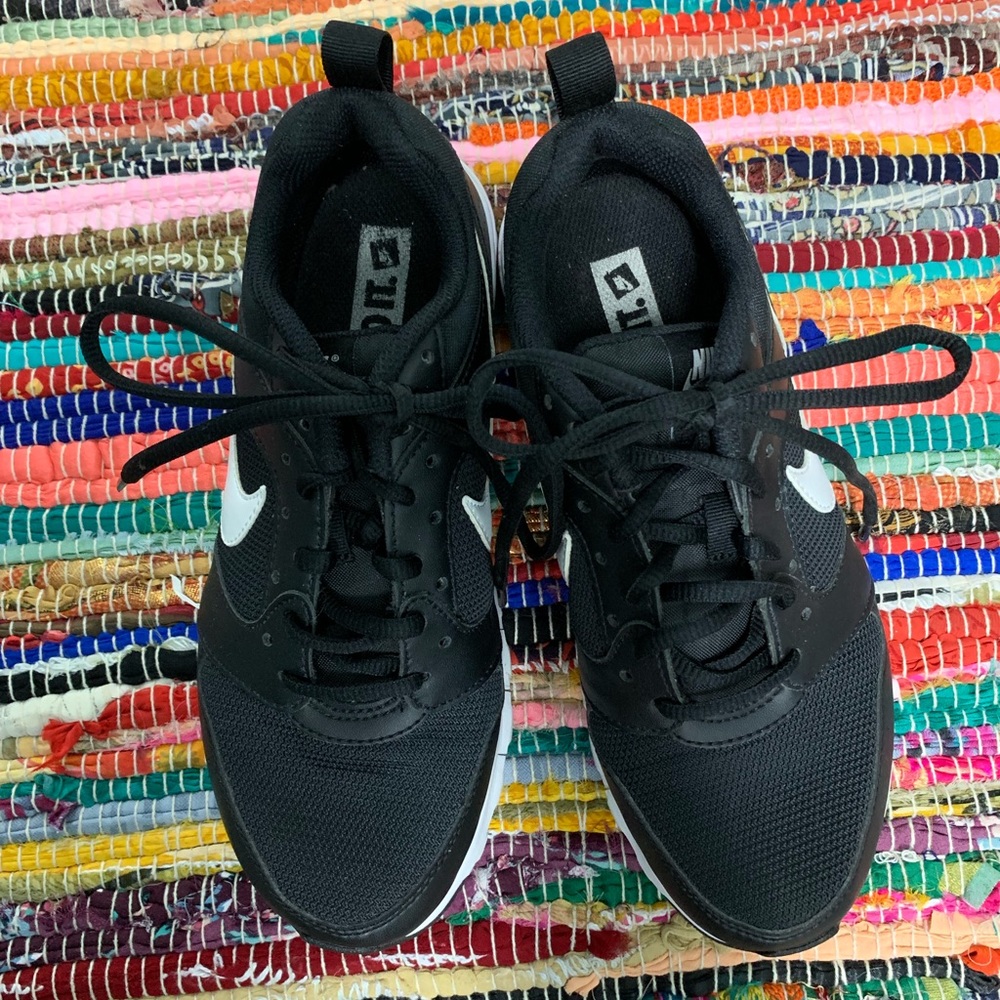 Nike Air Tennis Shoes.